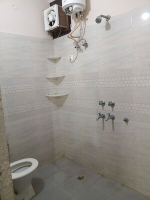 Bathroom in 1 RK Builder Floor at Sector 41 – for Rent