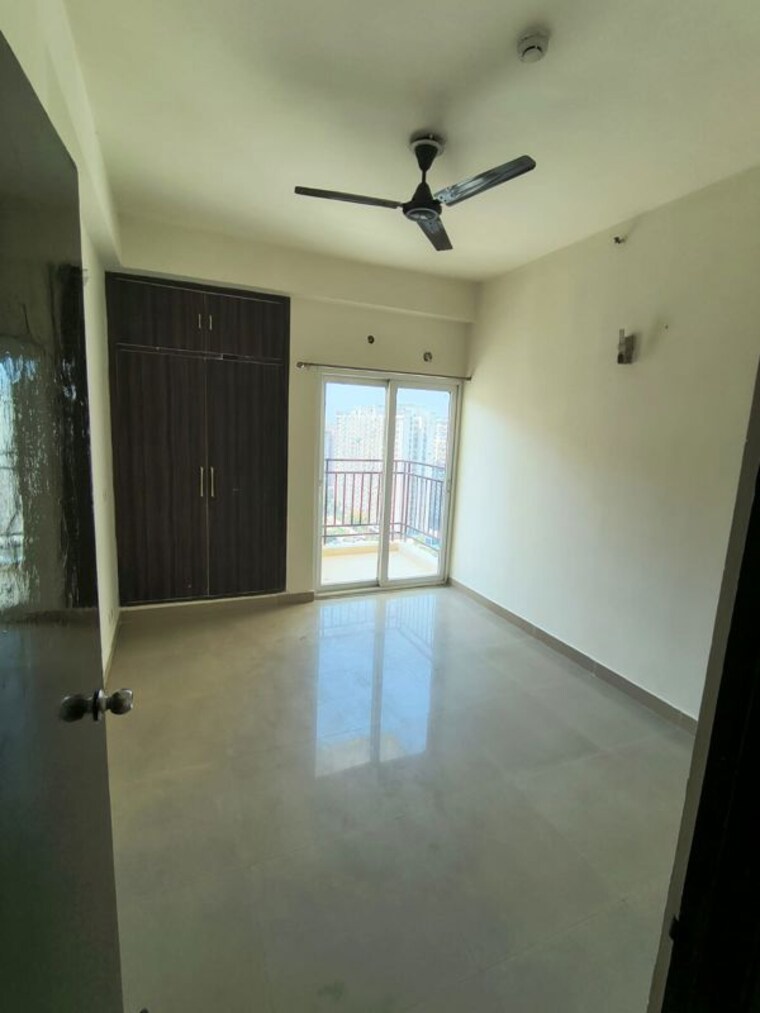Bedroom, mahagun-moderne 3 Bedroom 1550 Sq.Ft. Apartment In Sector 78 Noida 10670310