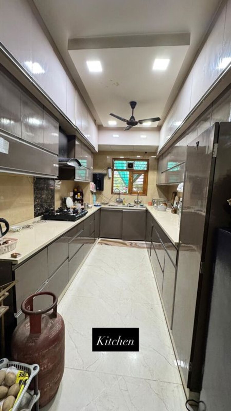 Kitchen, sector 57 4 Bedroom 263 Sq.Yd. Builder Floor In Sector 57 Gurgaon 10670327