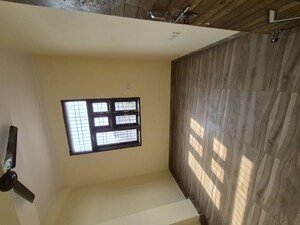 Room in 2.5 BHK Builder Floor at Mayur Vihar – for Rent