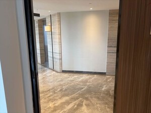 Room in 2 BHK Apartment at Lodha The Park, Worli – for Rent