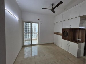 Room in 3 BHK Apartment at Gaur Sportswood, Sector 79 – for Rent