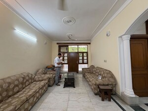 Living Room in 6 BHK Independent House at RWA Apartments Sector 41, Sector 41 – for Rent