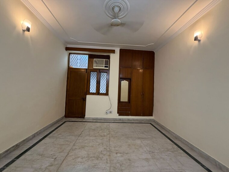 Room, rwa-apartments-sector-41 6 Bedroom 4000 Sq.Ft. Independent House In Sector 41 Noida 10670386