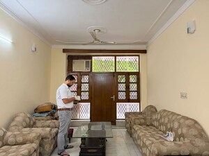 Living Room in 6 BHK Independent House at RWA Apartments Sector 41, Sector 41 – for Rent