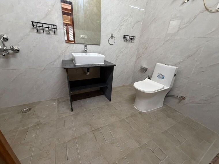 Bathroom, rwa-apartments-sector-41 6 Bedroom 4000 Sq.Ft. Independent House In Sector 41 Noida 10670386