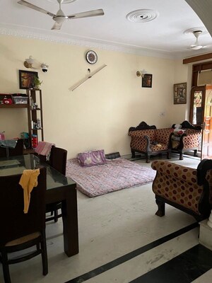 Living Room in 6 BHK Independent House at RWA Apartments Sector 41, Sector 41 – for Rent