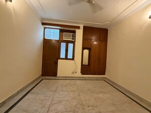 Room in 6 BHK Independent House at RWA Apartments Sector 41, Sector 41 – for Rent