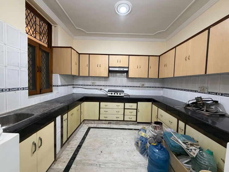 Kitchen, rwa-apartments-sector-41 6 Bedroom 4000 Sq.Ft. Independent House In Sector 41 Noida 10670386