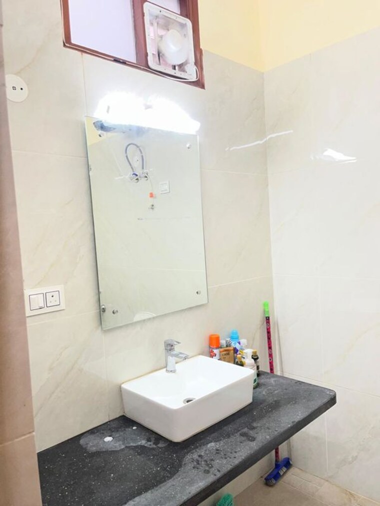 Bathroom, rwa-apartments-sector-41 6 Bedroom 4000 Sq.Ft. Independent House In Sector 41 Noida 10670386