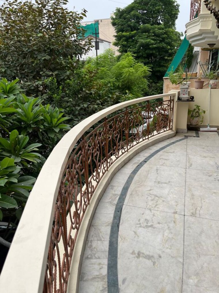 Balcony, rwa-apartments-sector-41 6 Bedroom 4000 Sq.Ft. Independent House In Sector 41 Noida 10670386