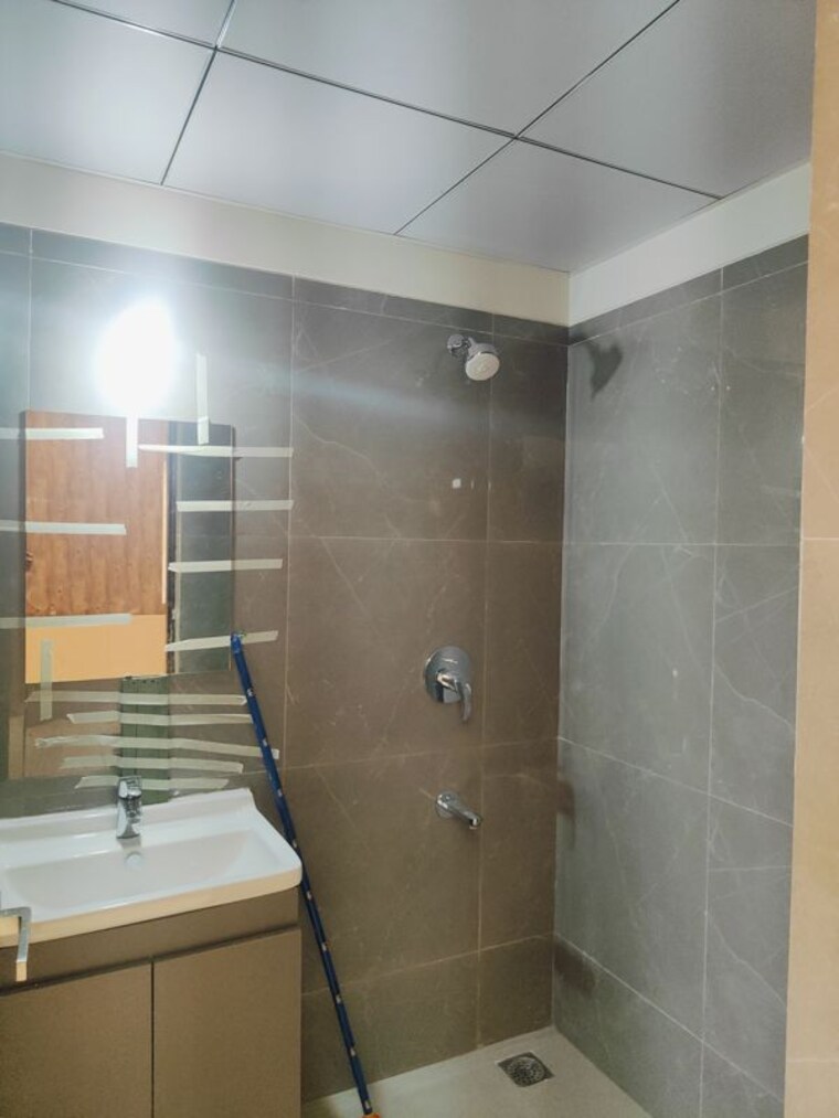 Bathroom, prestige-tranquil 3 Bedroom 2049 Sq.Ft. Apartment In Kokapet Hyderabad 10670396