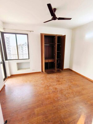 Room in 3 BHK Apartment at Amrapali Tropical Garden, Tech Zone 4 Greater Noida – for Sale