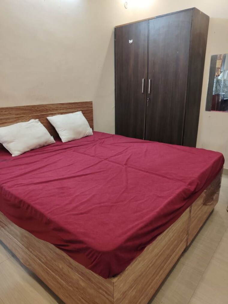 Bedroom, dlf phase i 3 Bedroom 502 Sq.Yd. Builder Floor In Dlf Phase I Gurgaon 10670430