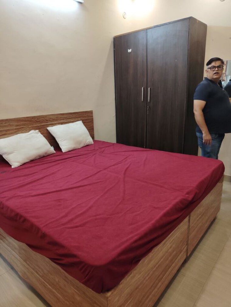 Bedroom, dlf phase i 3 Bedroom 502 Sq.Yd. Builder Floor In Dlf Phase I Gurgaon 10670430