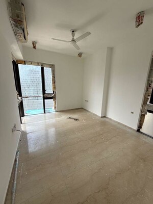 Room in 2 BHK Apartment at Lodha The Park, Worli – for Rent