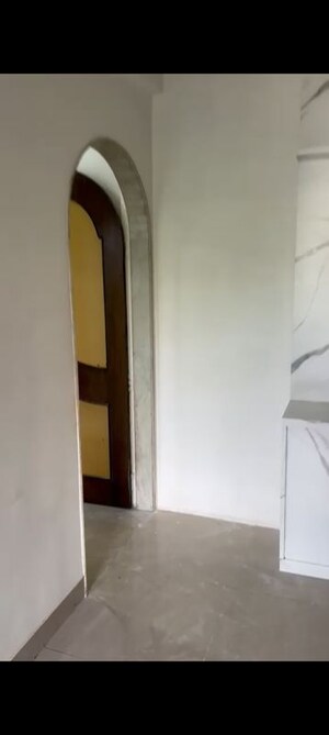 Room in 2 BHK Apartment at Santacruz East – for Rent