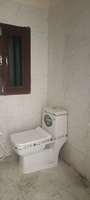 Bathroom in 3 BHK Villa at Sector 50 – for Rent