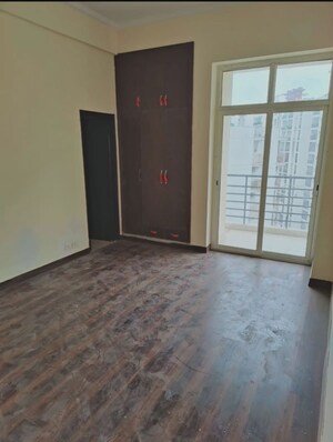 Room in 2.5 BHK Villa at Sector 50 – for Rent