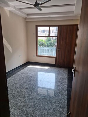 Room in 3 BHK Builder Floor at Sector 23a – for Rent
