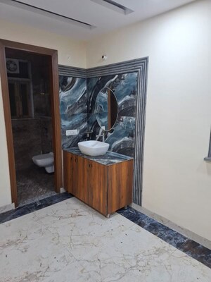 Room in 3 BHK Builder Floor at Sector 23a – for Rent