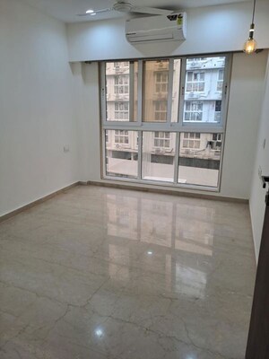 Room in 2 BHK Apartment at Platinum Life, Andheri West – for Rent