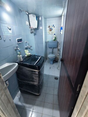 Team Area in 1 BHK Apartment at Tulsi Bhavan Apartment, Sion West – for Rent