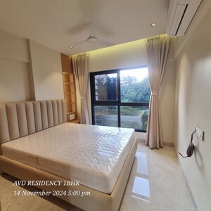 1 BHK Apartment For Rent in JP Eminence, Andheri West