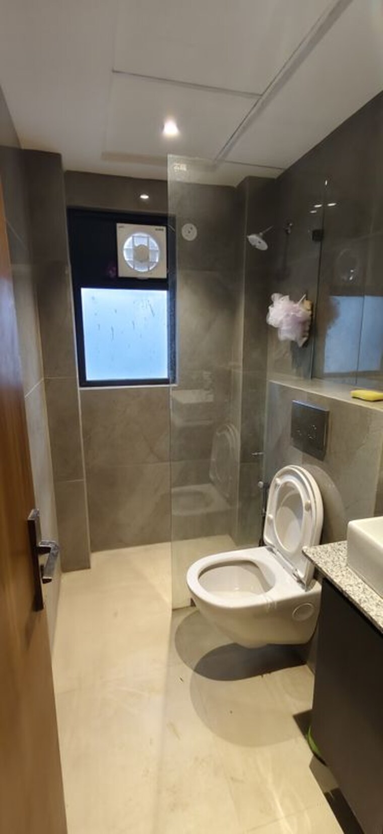 Bathroom, suncity-vatsal-valley 3 Bedroom 1430 Sq.Ft. Apartment In Gwal Pahari Gurgaon 10670536