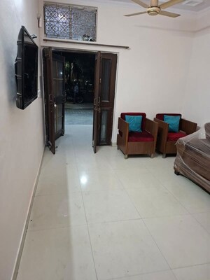 Parking in 3 BHK Apartment at Amrapali Eden Park, Sector 50 – for Rent