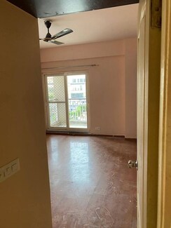 2 BHK Apartment For Rent in Amrapali Verona Heights Phase II