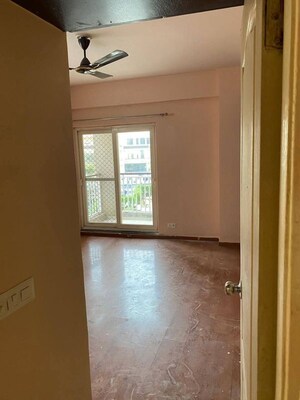 2 BHK Apartment For Rent in Amrapali Verona Heights Phase II, Amrapali Leisure Valley