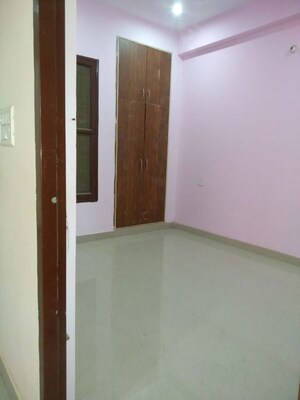 Room in 3 BHK Independent House at Sector 4 – for Rent