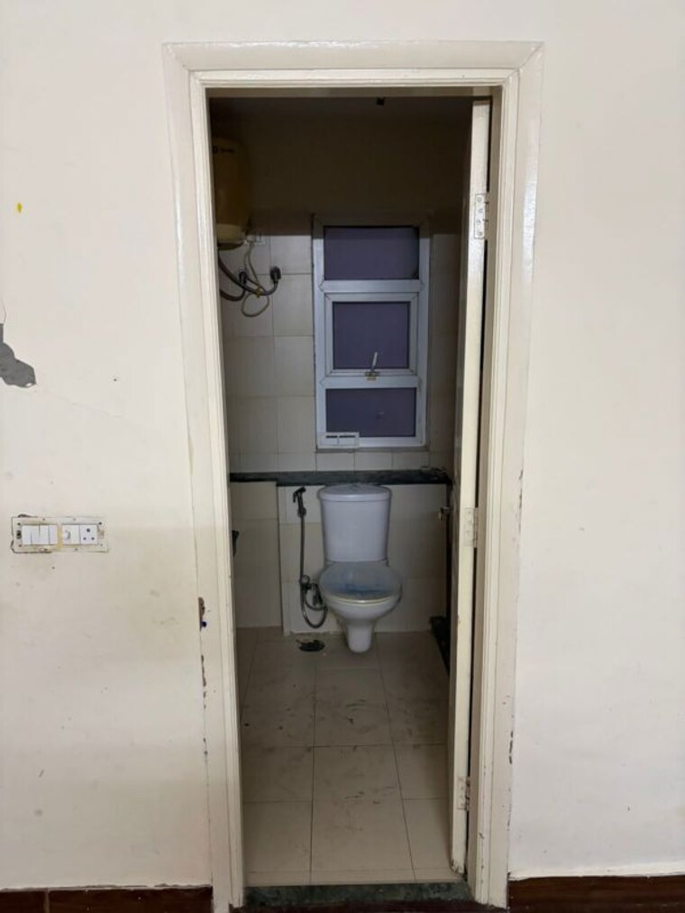 Bathroom, bptp-the-resort 3.5 Bedroom 2037 Sq.Ft. Apartment In Sector 75 Faridabad 10670549