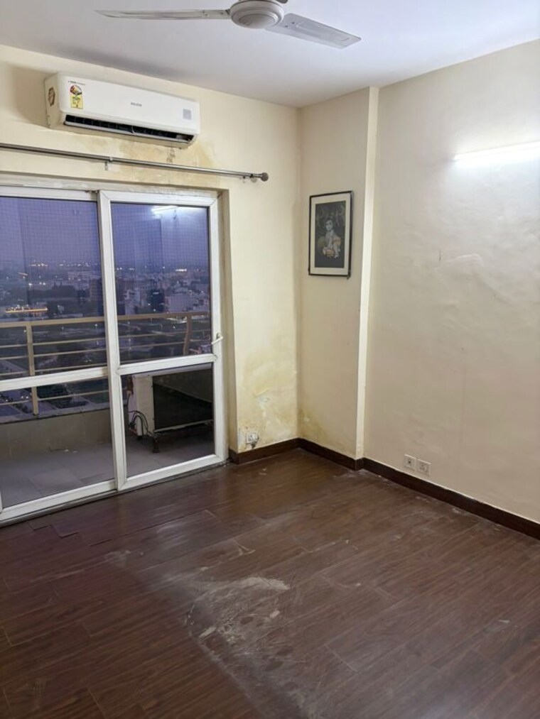 Room, bptp-the-resort 3.5 Bedroom 2037 Sq.Ft. Apartment In Sector 75 Faridabad 10670549