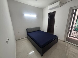 Room in 3 BHK Apartment at Smart World Orchard, Sector 61 – for Rent