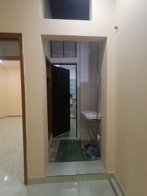 Room in 1.5 BHK Independent House at Vikalp Khand – for Rent