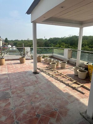 Terrace in 3 BHK Builder Floor at Greater Kailash I – for Rent