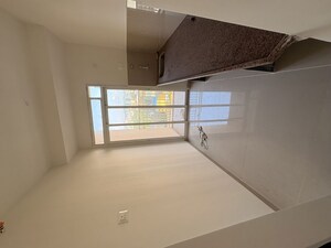 Room in 2 BHK Apartment at Puraniks Stella Grand Central, Vartak Nagar – for Rent