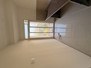 Room in 2 BHK Apartment at Puraniks Stella Grand Central, Vartak Nagar – for Rent