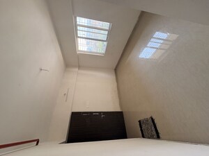 Room in 1 BHK Apartment at Raunak Residency Thane, Pokhran Road No One – for Rent