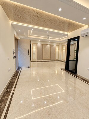 Room in 4 BHK Builder Floor at Sector 57 – for Sale