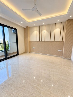 Room in 4 BHK Builder Floor at Sector 57 – for Sale