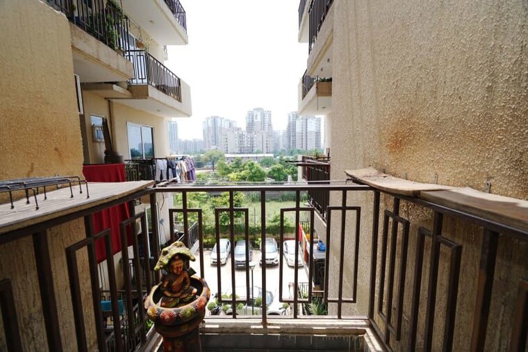 Balcony, signature-global-the-roselia 2 Bedroom 719 Sq.Ft. Apartment In Sector 95a Gurgaon 10670599