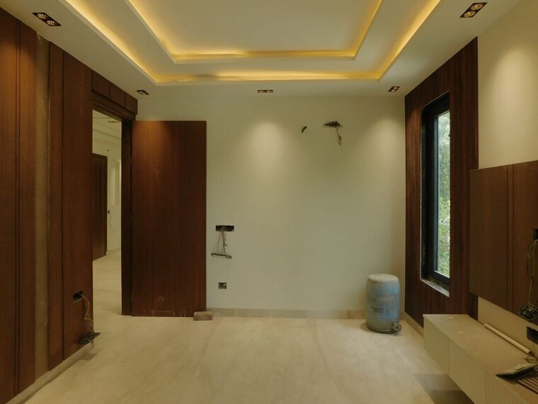 Room, sector 19 dwarka 4 Bedroom 208 Sq.Yd. Builder Floor In Sector 19 Dwarka Delhi 9251446