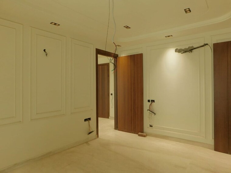 Room, sector 19 dwarka 4 Bedroom 208 Sq.Yd. Builder Floor In Sector 19 Dwarka Delhi 9251446