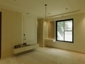 Room in 4 BHK Builder Floor at Sector 19 Dwarka – for Sale