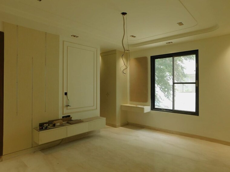 Room, sector 19 dwarka 4 Bedroom 208 Sq.Yd. Builder Floor In Sector 19 Dwarka Delhi 9251446