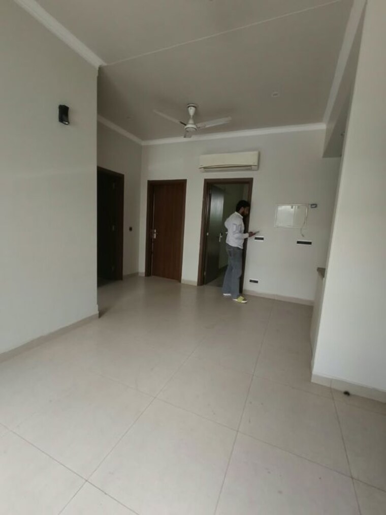 Living Room, central-park-flower-valley 2.5 Bedroom 1100 Sq.Ft. Apartment In Sohna Sector 33 Gurgaon 10670613
