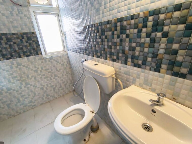 Bathroom, signature-global-orchard-avenue 2 Bedroom 706 Sq.Ft. Apartment In Sector 93 Gurgaon 10670619